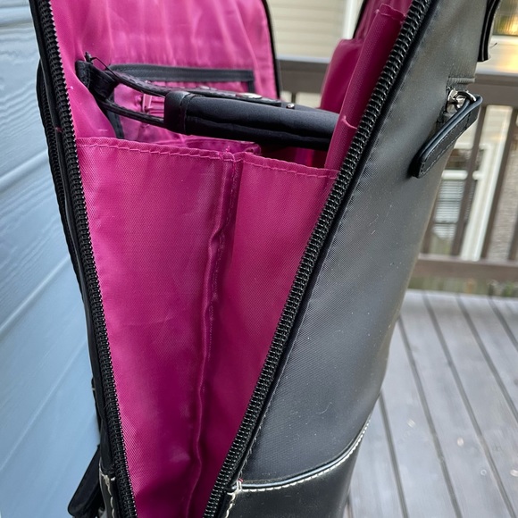 Black LAPTOP shoulder bag. Padded. Roomy. Mega storage. Excellent used condition - Picture 5 of 7